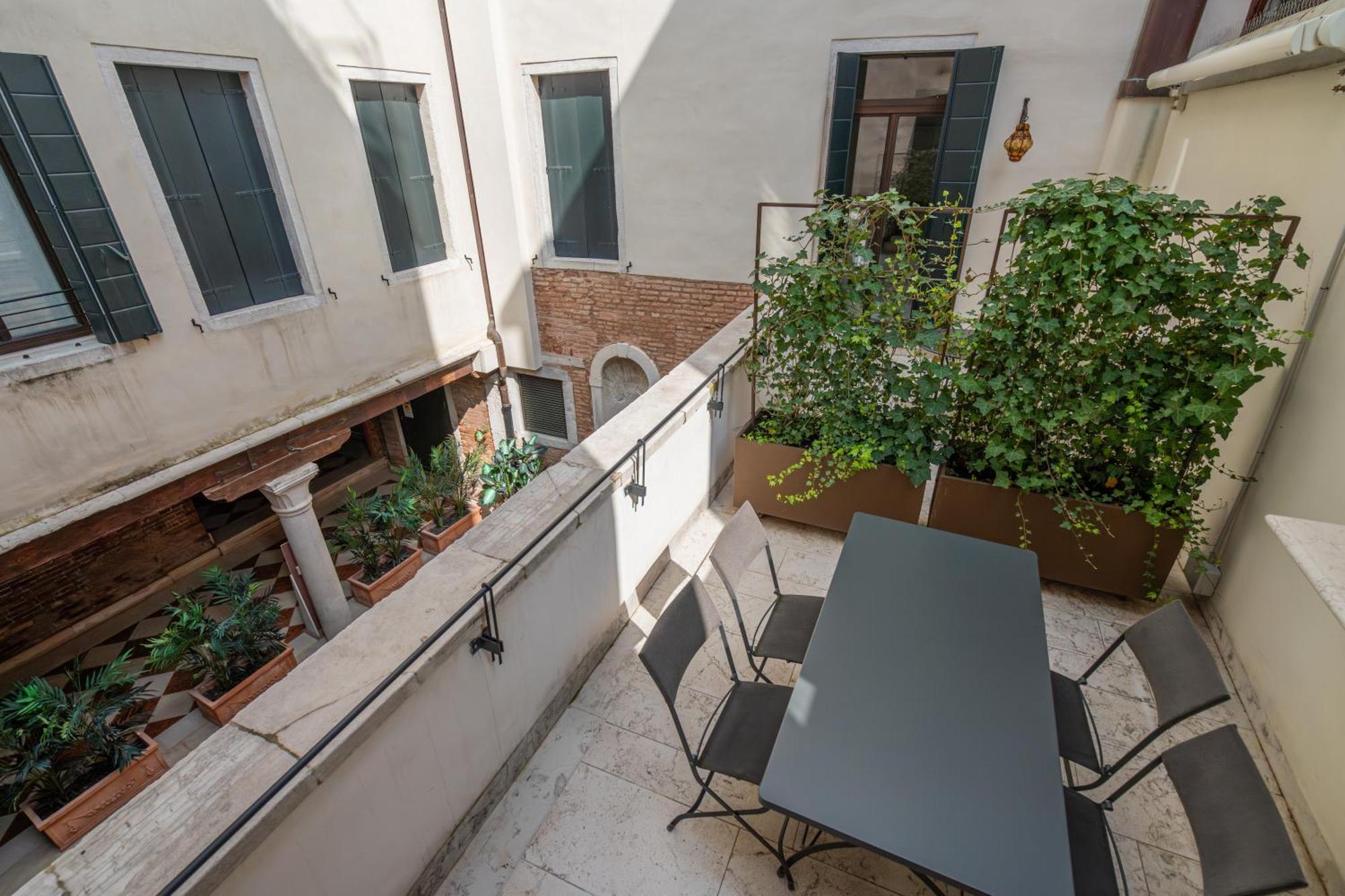 Palazzo Morosini Degli Spezieri - Lifestyle Apartments Venice Exterior photo